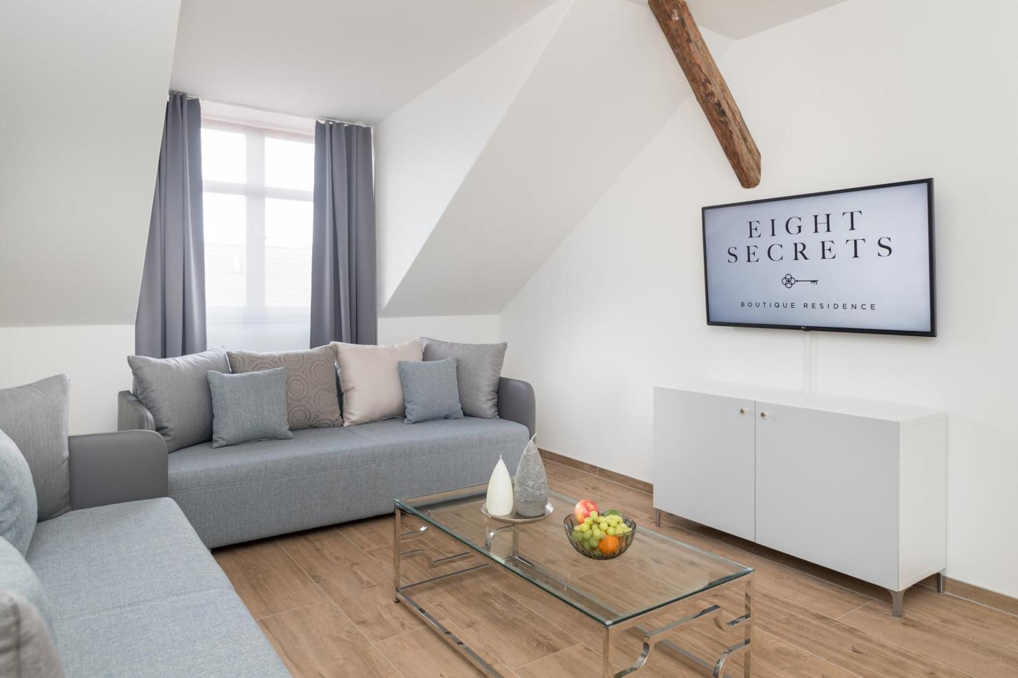 Executive Three Room Apartment
