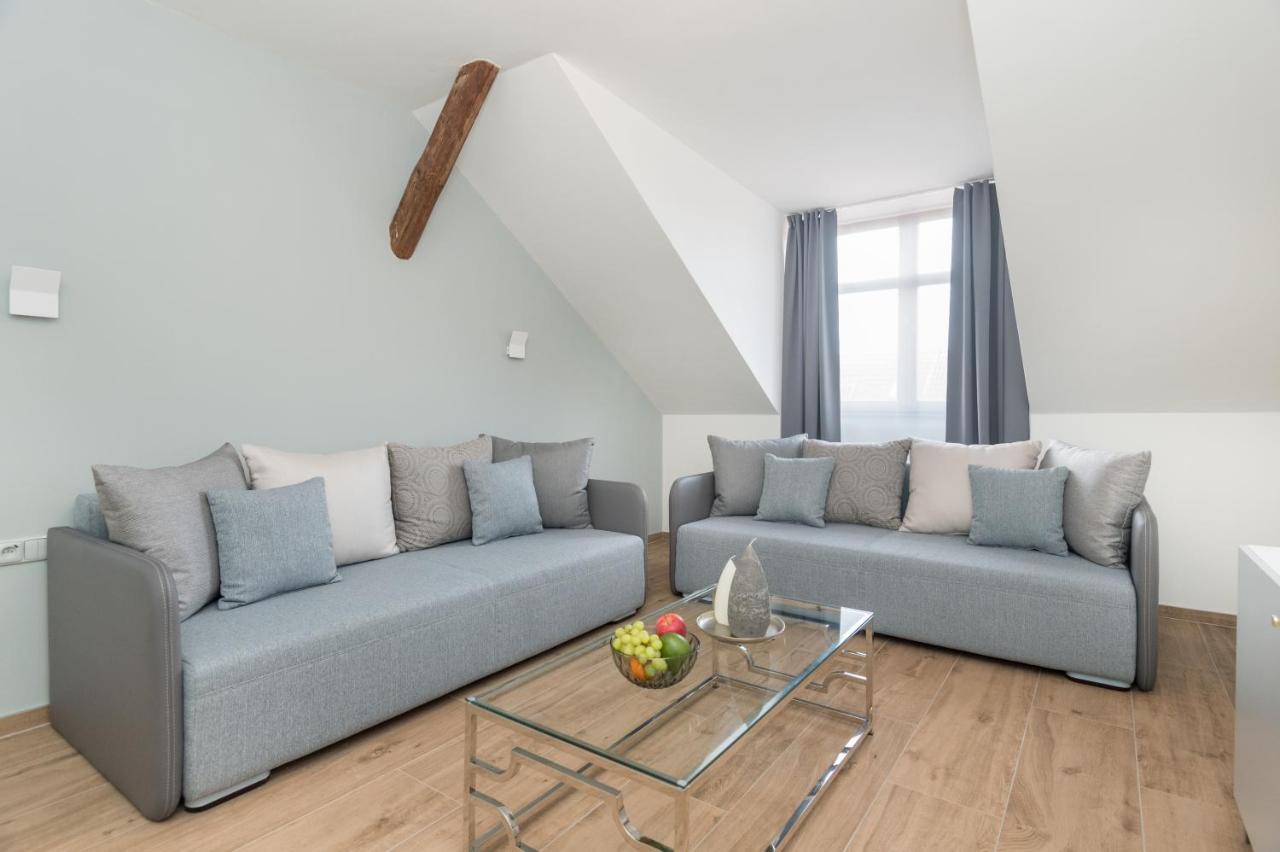 Executive Three Room Apartment